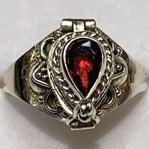 Sterling Silver Ash Holder Ring With A Teardrop Garnet Sz 8  NEW - Picture 1 of 2
